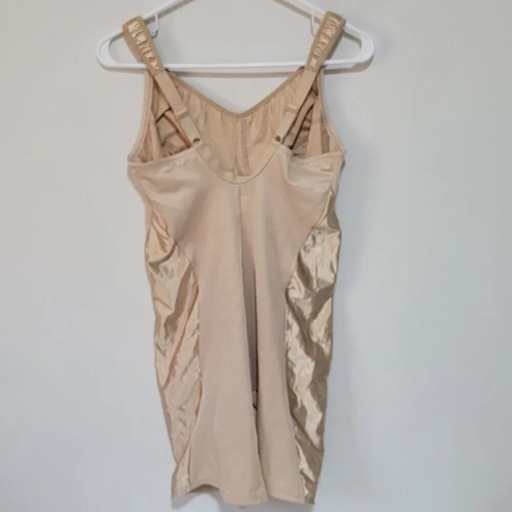 Miraclesuit Bodysuit 42DD Womens Shapewear Comfort Leg Smooth Nude Split Crotch